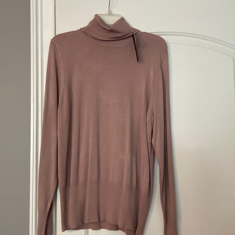 BRAND NEW APT.9 thin turtleneck sweater